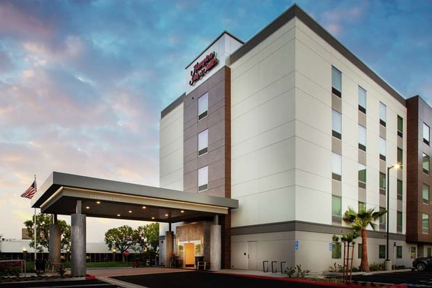 Images Hampton Inn & Suites Irvine-Orange County Airport