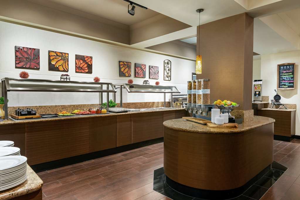 Images Hilton Garden Inn Saskatoon Downtown