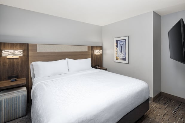 Images Holiday Inn Express & Suites Portland-Jantzen Beach by IHG