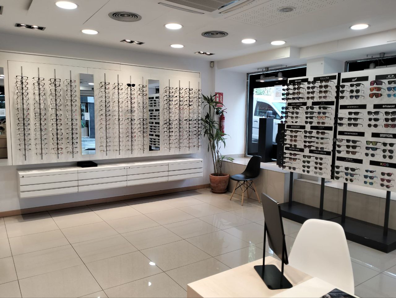 Images Optica2000 Dante Alighieri Barcelona