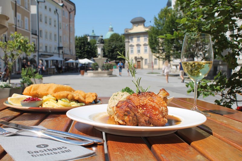 SALZBURG GUIDE Shopping. Eat. Drink. Kultur., Fürbergstraße 14/3 in Salzburg