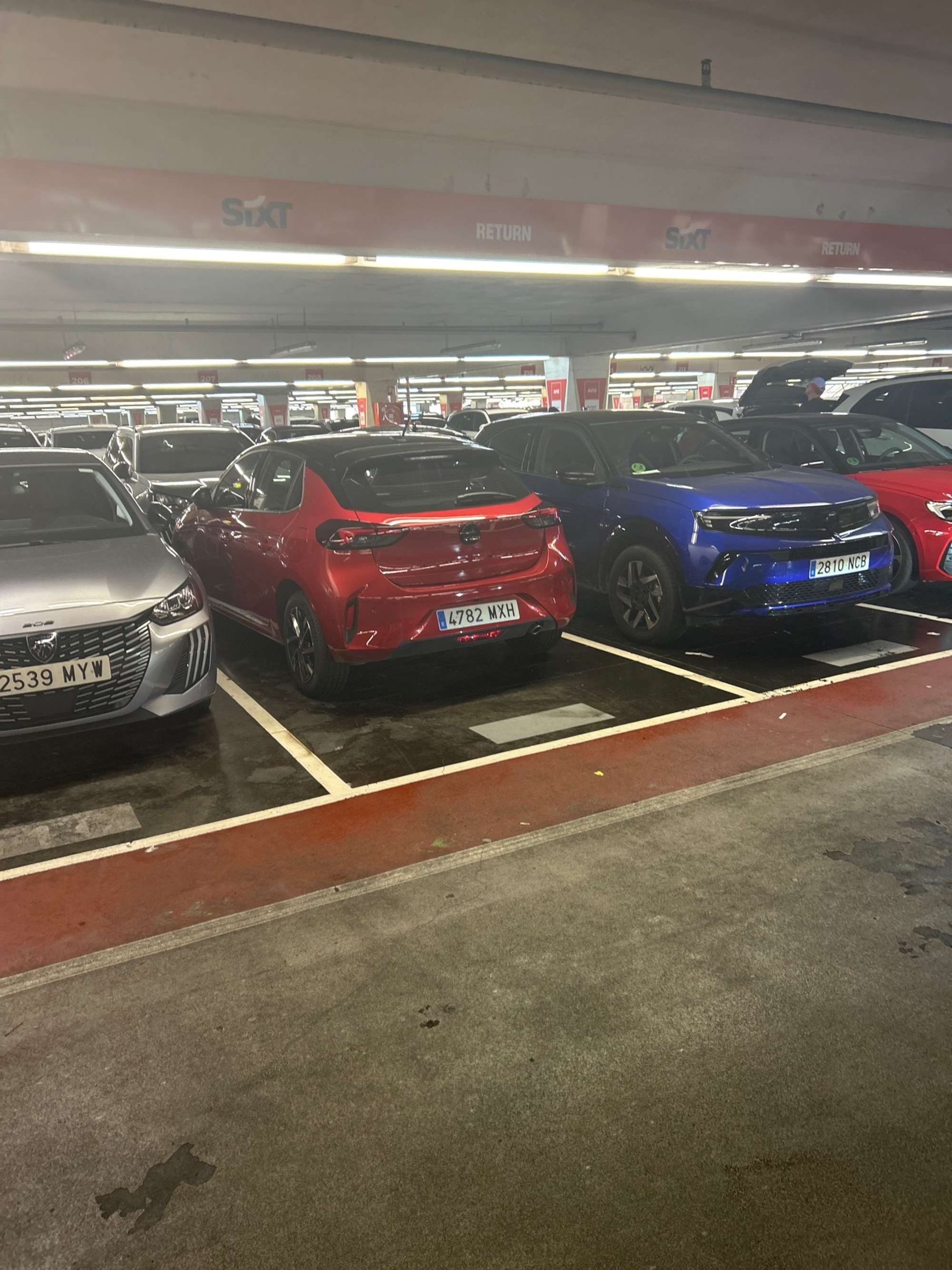 SIXT Alquiler de Coches - Bilbao Aeropuerto (BIO) 10