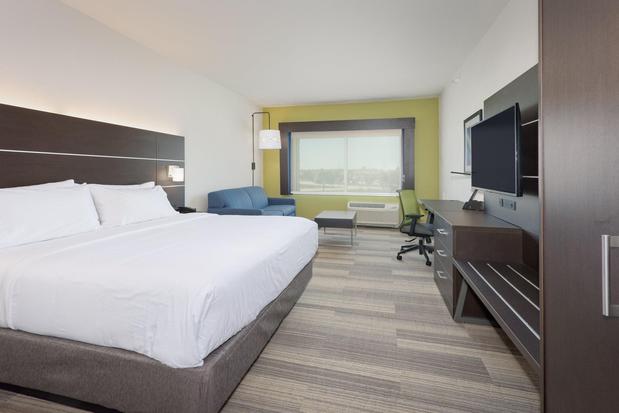 Images Holiday Inn Express & Suites Firestone - Longmont, an IHG Hotel