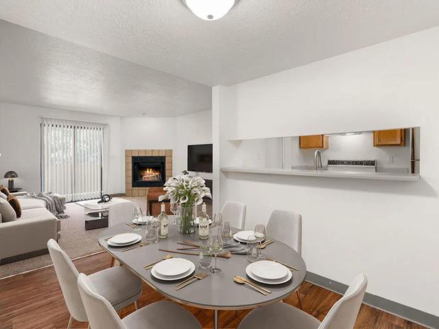 Images Mesa Ridge Apartments