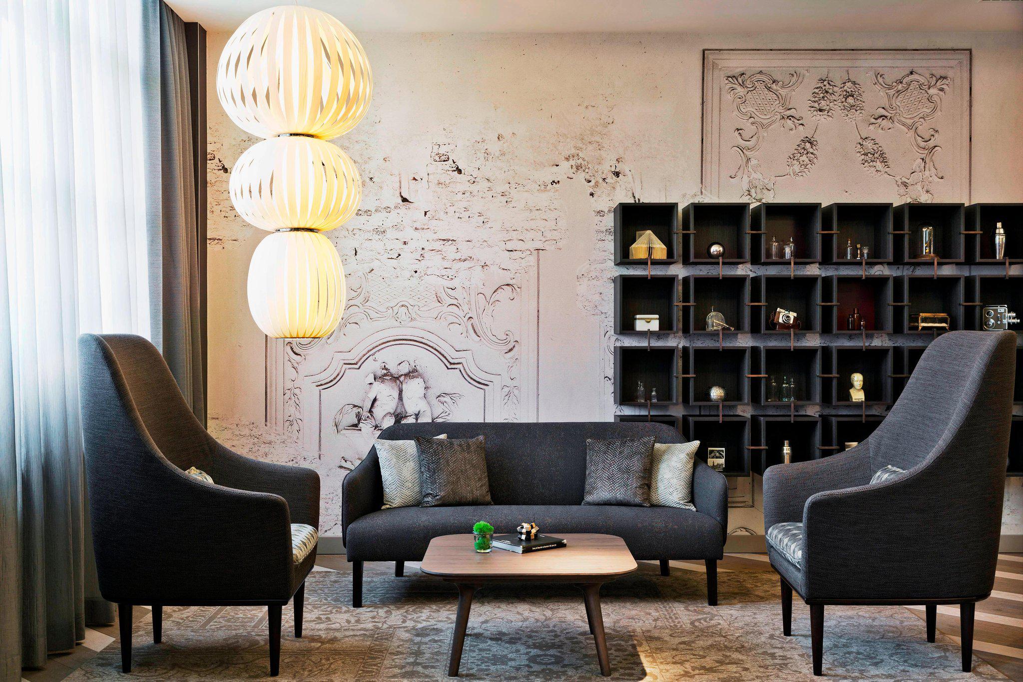 Renaissance Wien Hotel, Linke Wienzeile/Ullmannstrasse 71 in Vienna