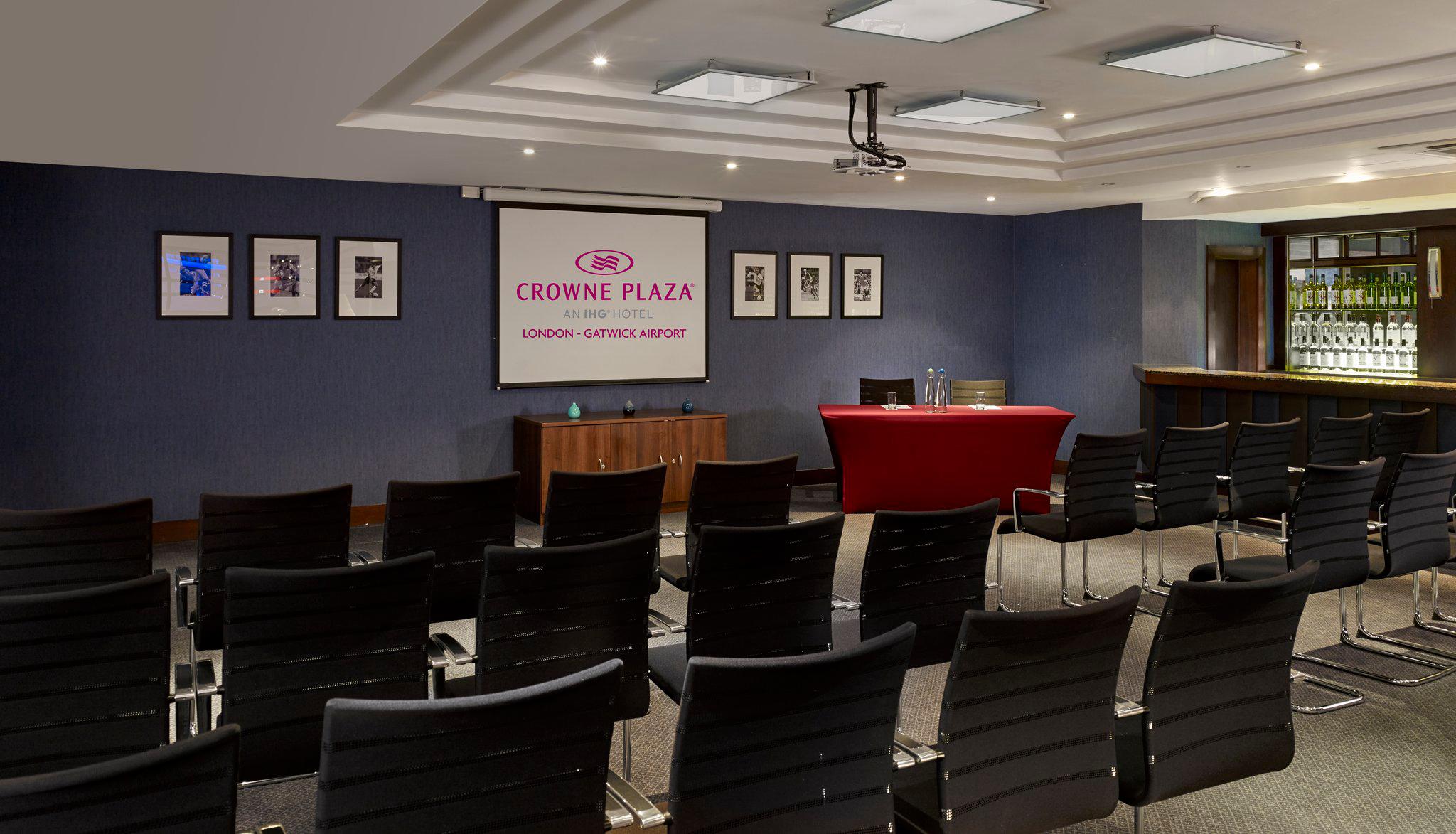 Crowne Plaza London - Gatwick Airport, an IHG Hotel Crawley 01293 608608