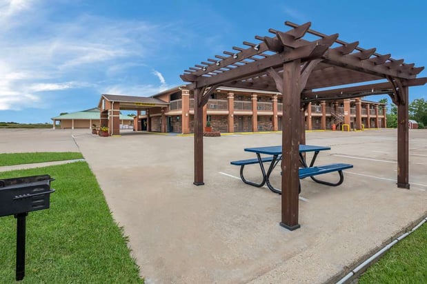 Images SureStay by Best Western Rockdale