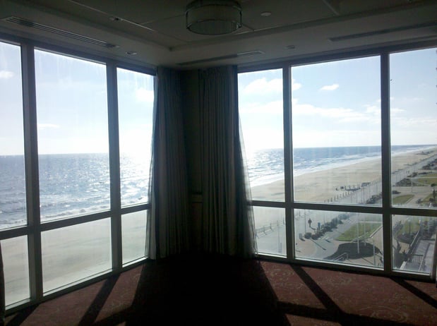 Images Holiday Inn & Suites Virginia Beach - North Beach by IHG