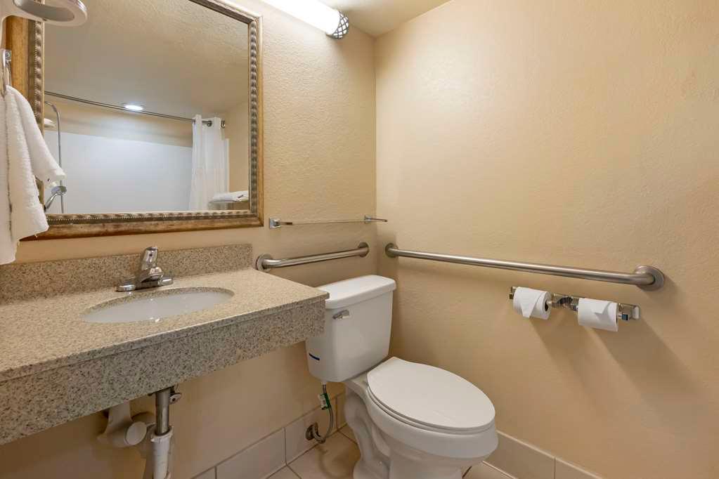 ACC King Guest Room Bathroom Best Western International Speedway Hotel Daytona Beach (386)258-6333