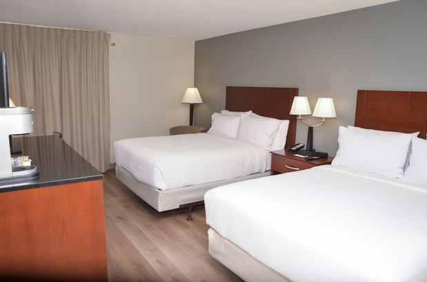 Images Holiday Inn Blmgtn Arpt South - Mall Area by IHG