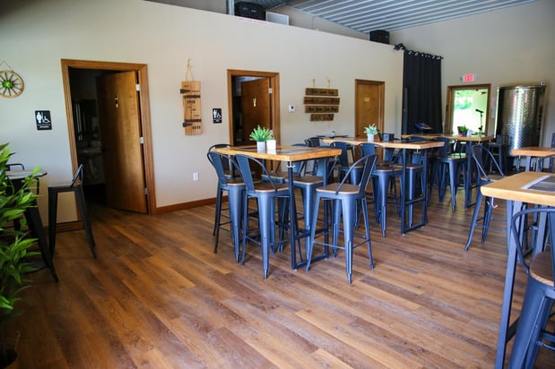 Images Hickory Vines Winery and Venue