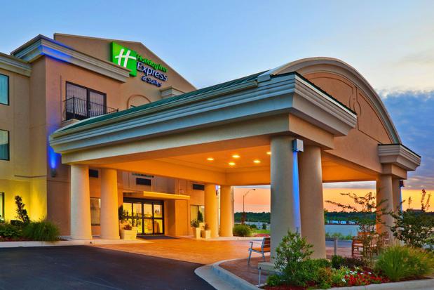 Images Holiday Inn Express & Suites Muskogee by IHG