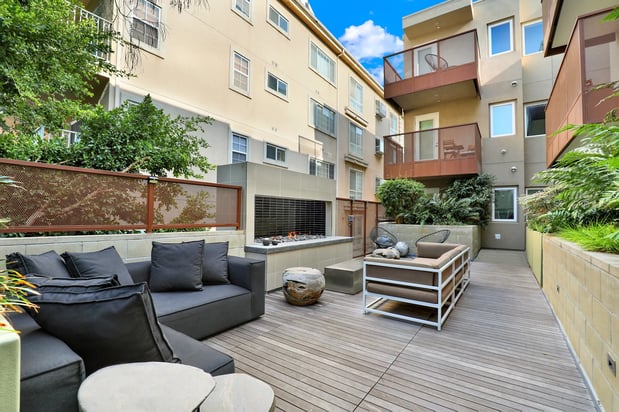 Images The Urbanpolitan Luxury Apartments in Los Angeles