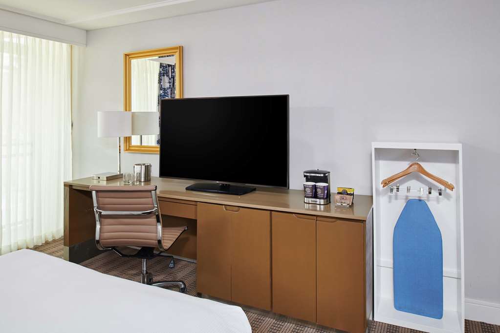 DoubleTree by Hilton Hotel Torrance - South Bay