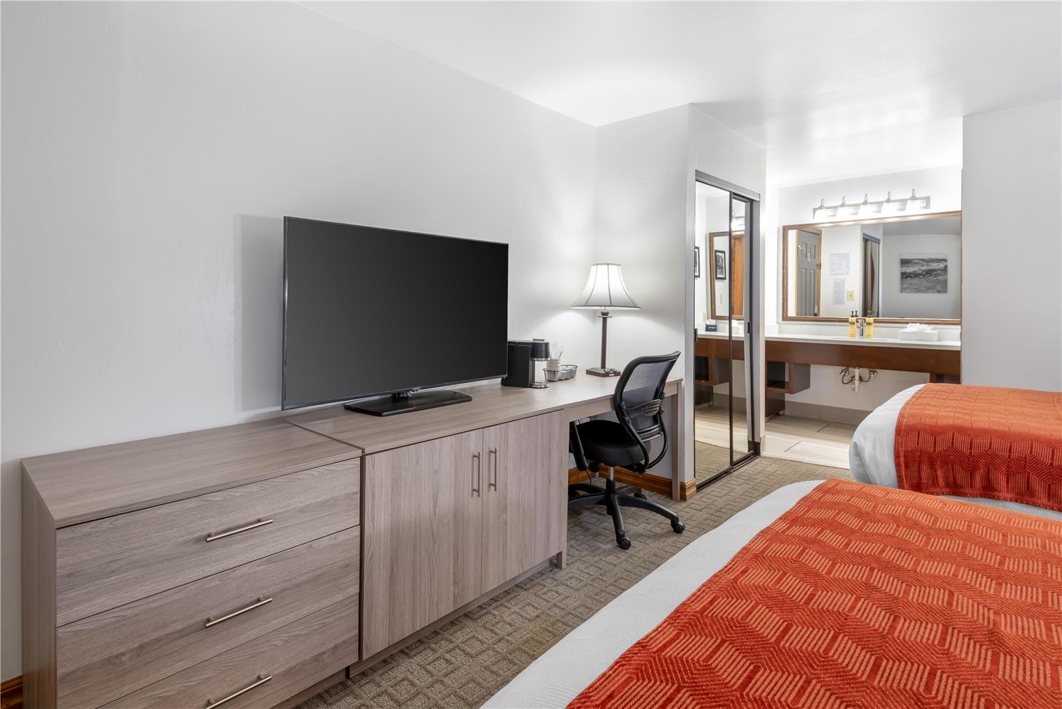 Double Queen Room (Pet-Friendly)