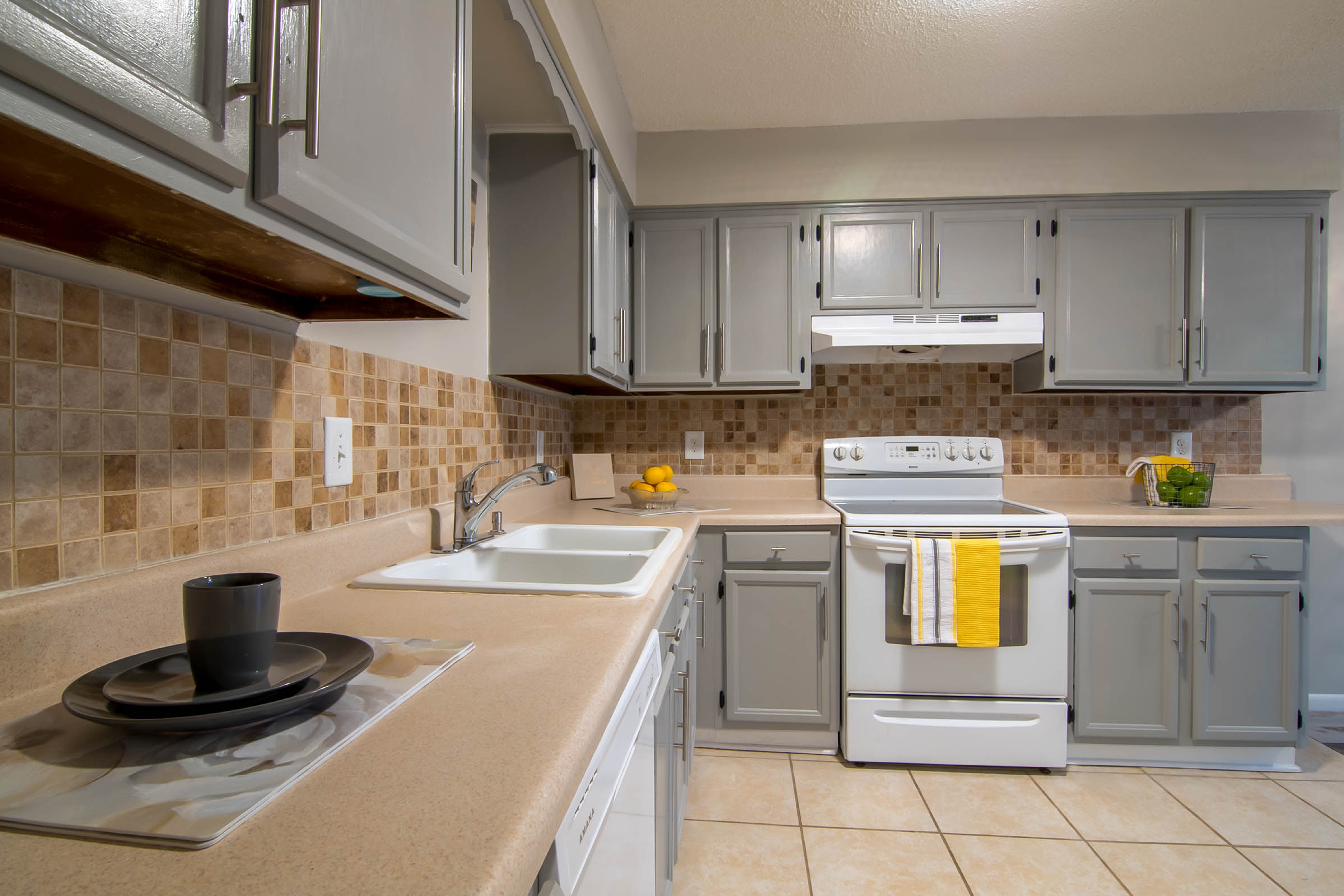 Kitchen after kitchen cabinet painting in Salt Lake City, UT.