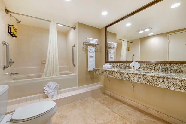 Images Best Western Plus Marina Shores Hotel