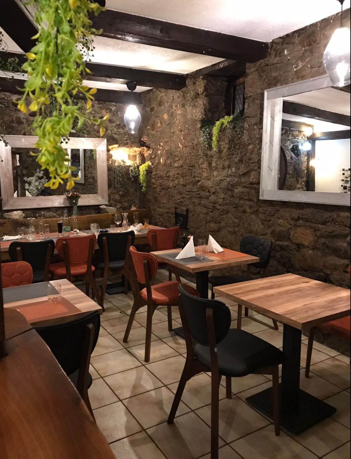 Café des Alpes, Chemin de la Scie 31 in Bex