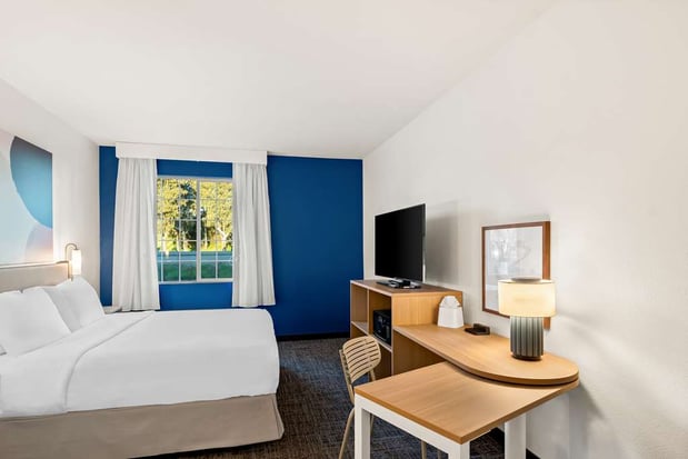 Images Spark by Hilton Williams