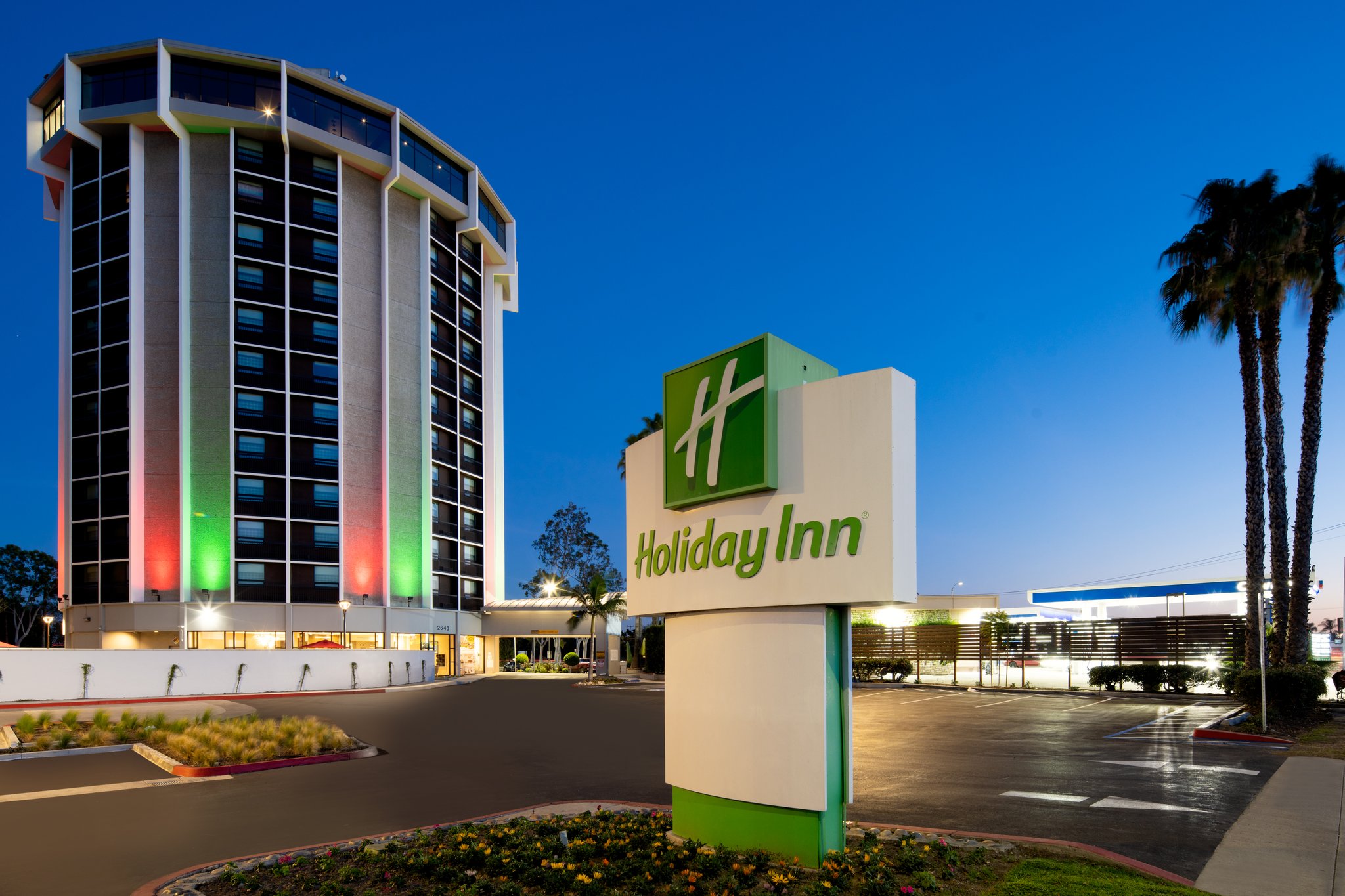 Holiday Inn Long Beach Airport by IHG