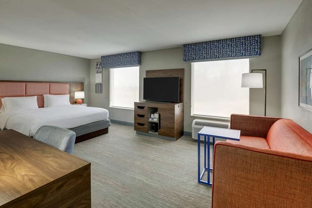 Images Hampton Inn & Suites St. Louis-Edwardsville