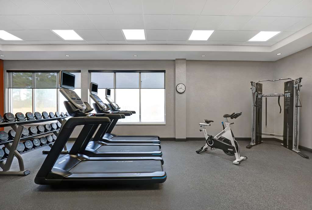Health club  fitness center  gym Hampton Inn & Suites by Hilton Belleville Belleville (613)779-2000