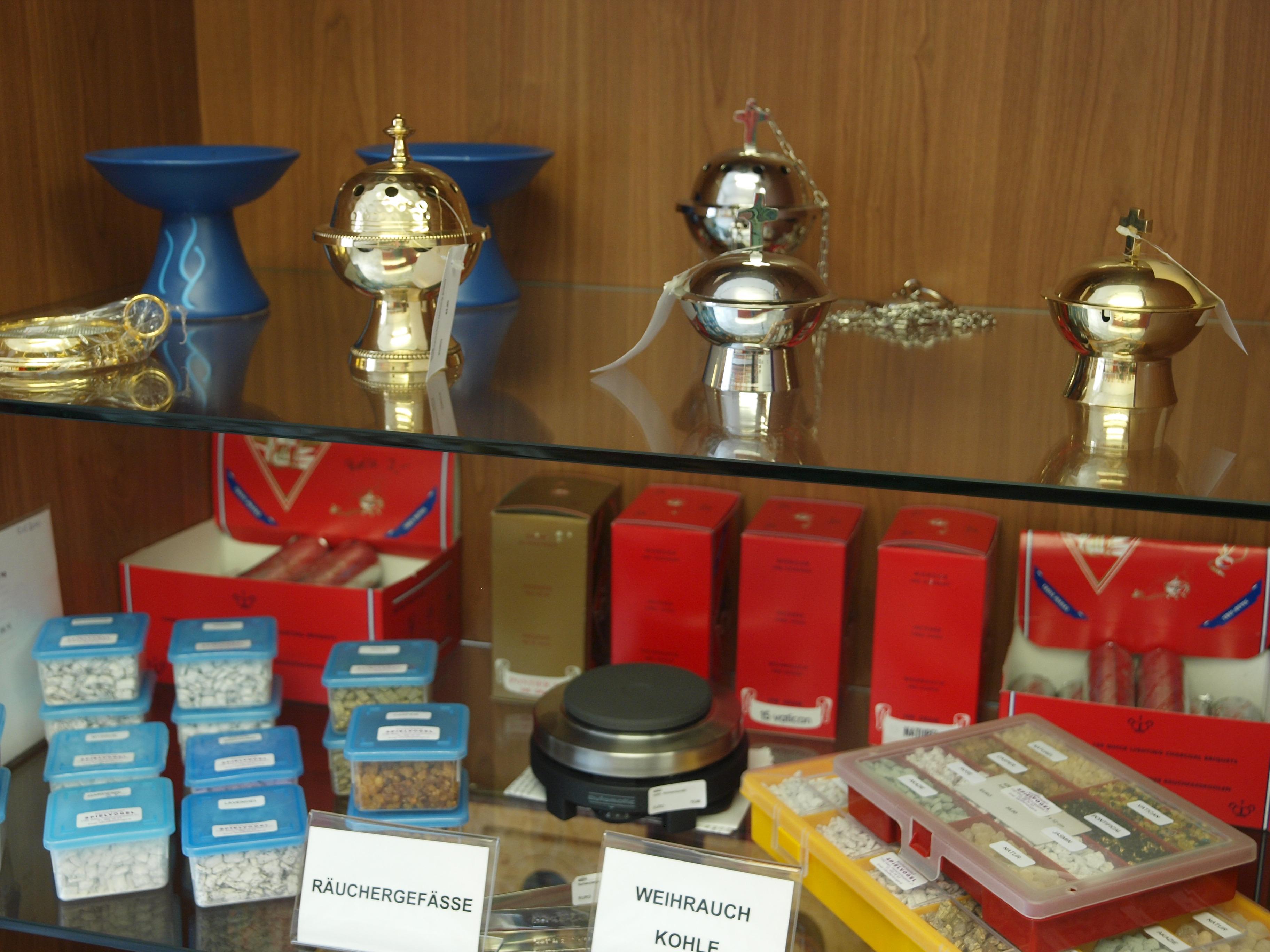 Spielvogel Kirchenbedarf, Hettenkofergasse 21/ Ecke Ottakringerstraße 157 in Wien