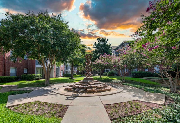 Images MAA Grand Courtyards