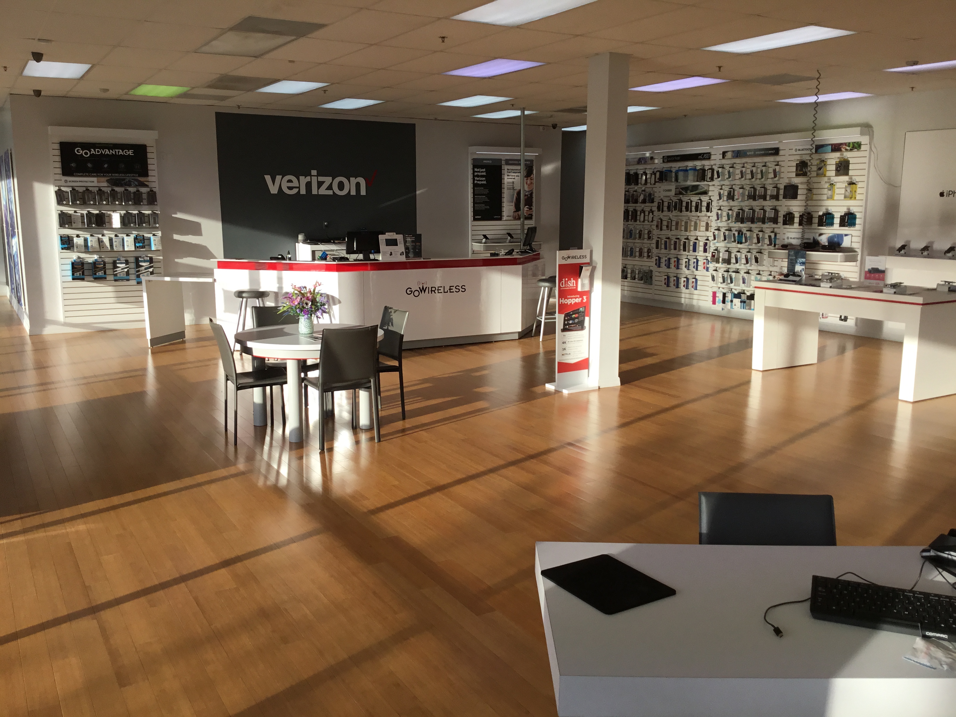 Verizon Authorized Retailer – GoWireless Photo