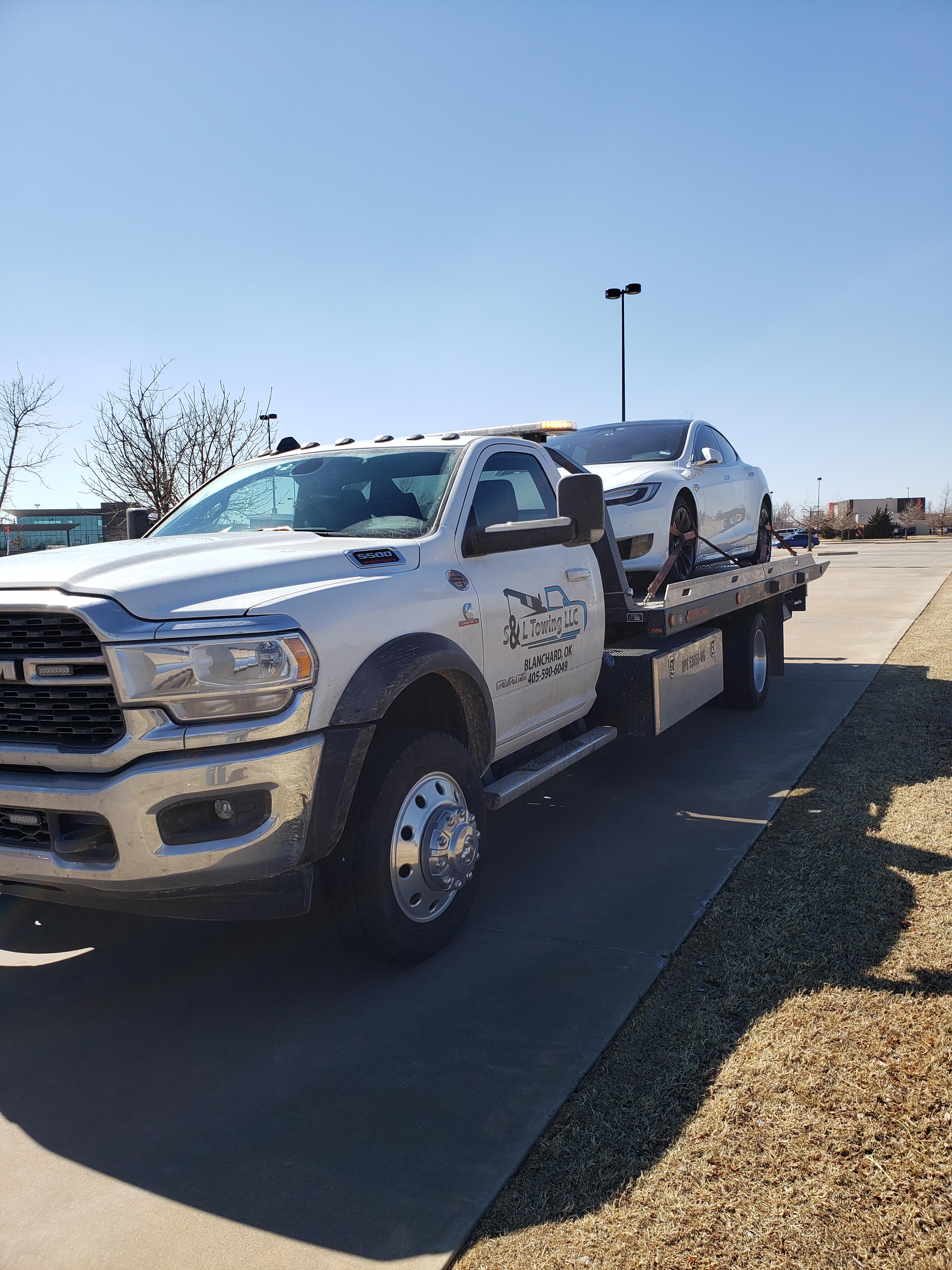 Call now for a towing service you can count on!