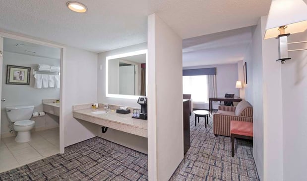 Images Best Western Plus Hotel & Conference Center