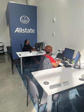 Images Donavan Thomas: Allstate Insurance