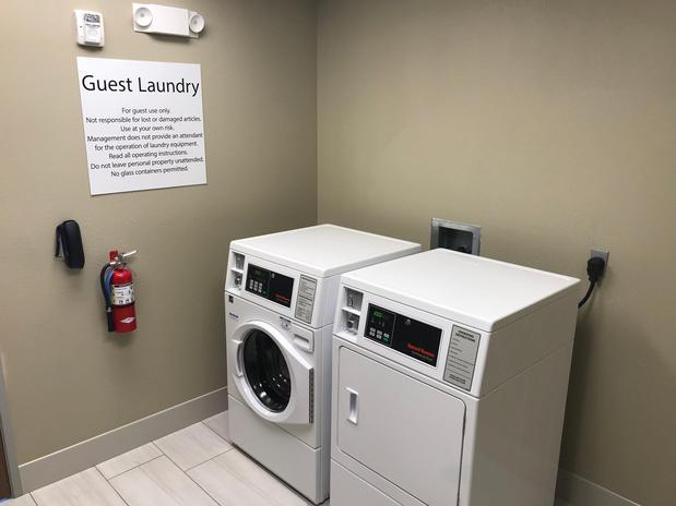 Images Holiday Inn Express & Suites Hannibal - Medical Center by IHG