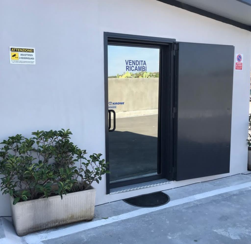 Images Globaltrailer S.a.s di Matteo Lau Vendita semirimorchi