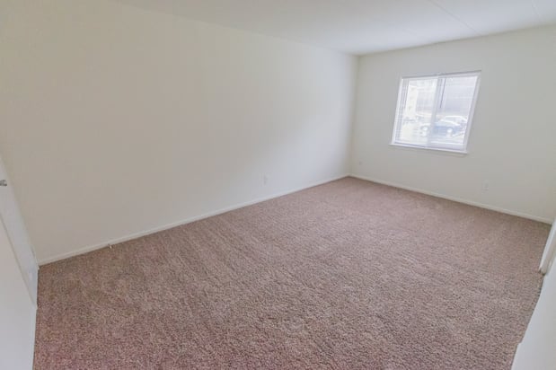 Images Caln East Apartments