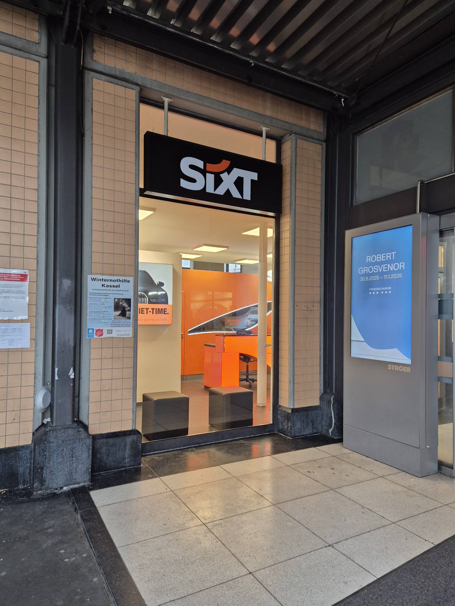 SIXT Autovermietung Kassel-Wilhelmshoehe Bahnhof, Willy-Brandt-Platz 1 in Kassel