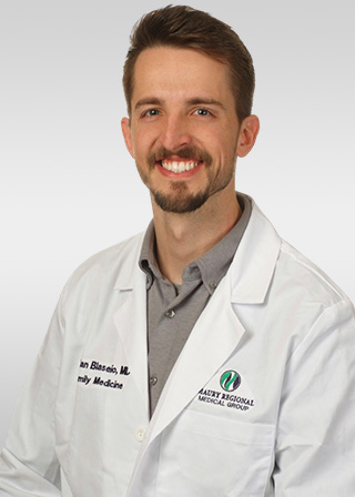 Dr. Julian Blaseio, MD
