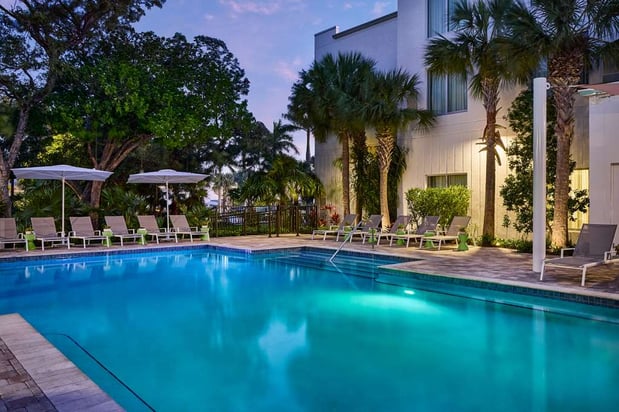 Images Faro Blanco Resort & Yacht Club Marathon, Curio by Hilton