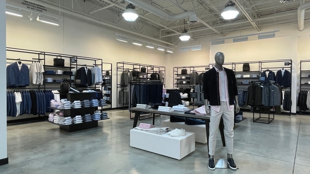 Images BOSS Outlet - Merrimack
