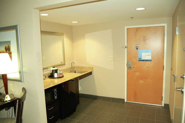 Images Hampton Inn & Suites Charlotte-Airport