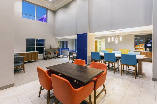 Images Holiday Inn Express & Suites Vicksburg by IHG