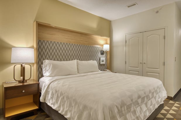 Images Holiday Inn & Suites Madison West - Middleton by IHG