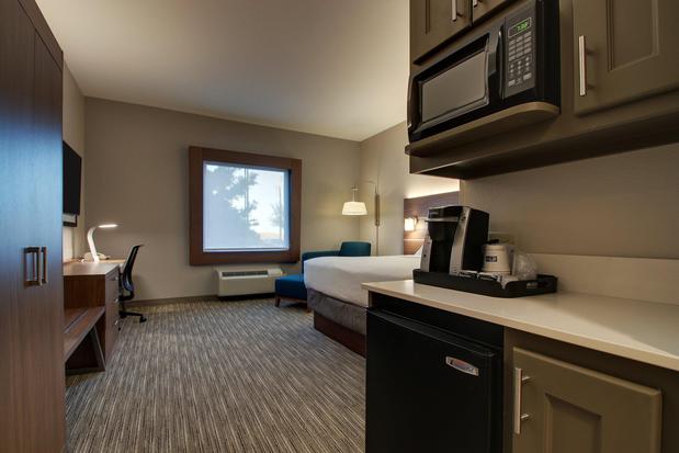 Images Holiday Inn Express & Suites Vernon College Area (Hwy 287), an IHG Hotel