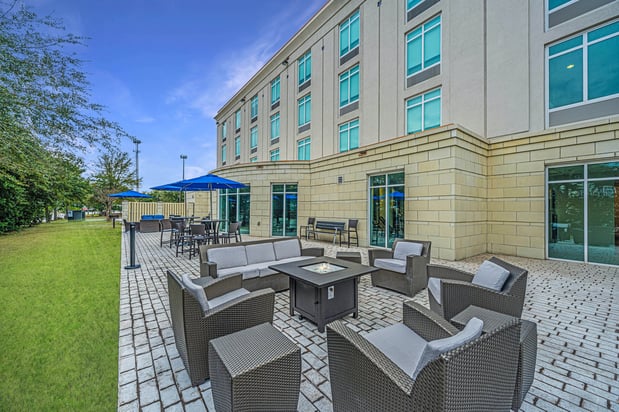 Images Holiday Inn Express & Suites Charleston Arpt-Conv Ctr Area by IHG