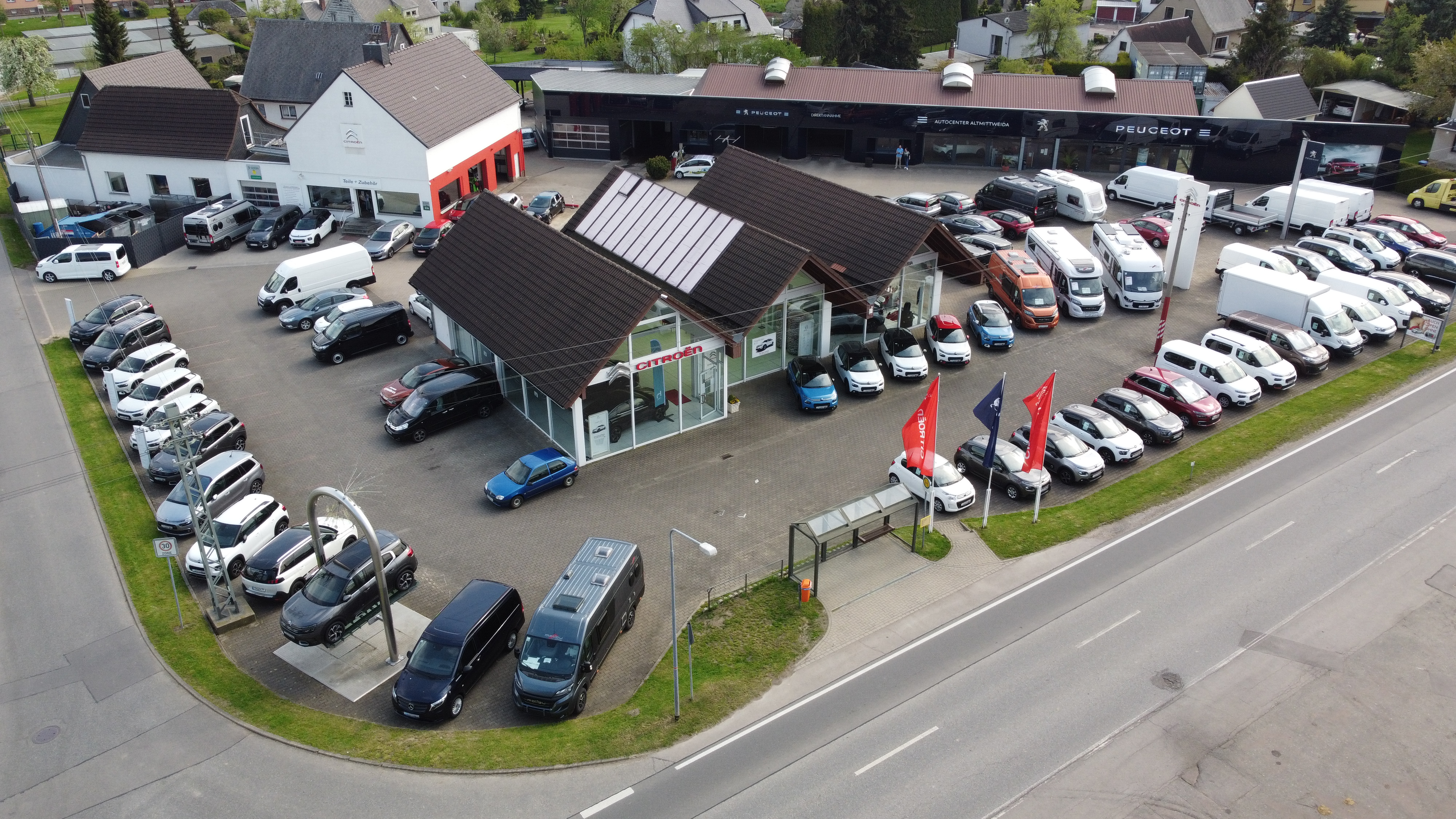 SmileCAMPER - Malibu Wohnmobil mieten & kaufen, Kirchstraße 2 in Altmittweida