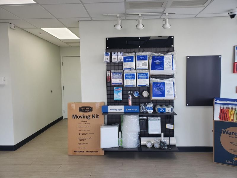 4119_Merchandise Wall