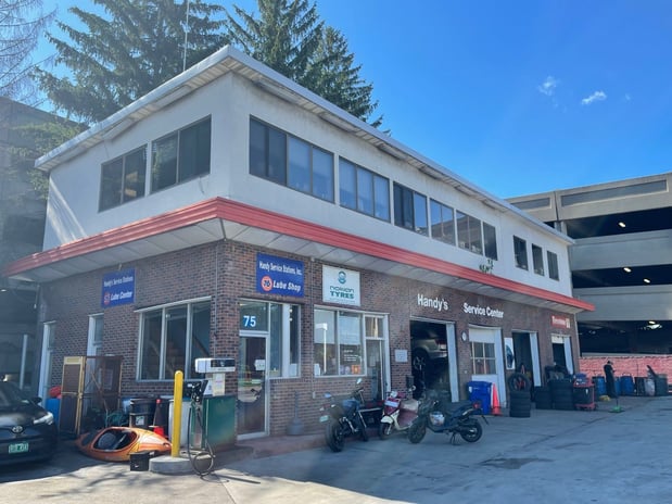 Images Handy's Service Center