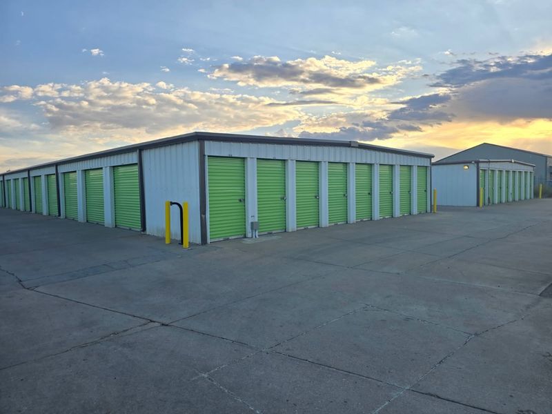 Images Extra Space Storage