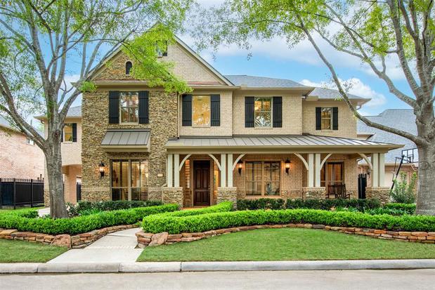 Images Cesar Espinoza Realtor/ Equity Houston