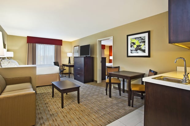 Images Holiday Inn Express & Suites Springfield - Dayton Area by IHG